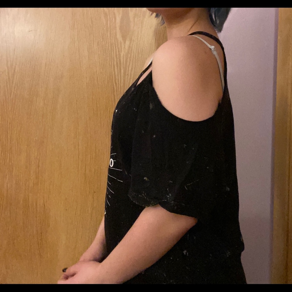 off shoulder crop top tee